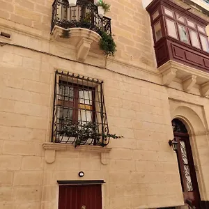  Apartamento Semi-basement, Cosy Interconnected To Our A Traditional Maltese Townhouse Malta
